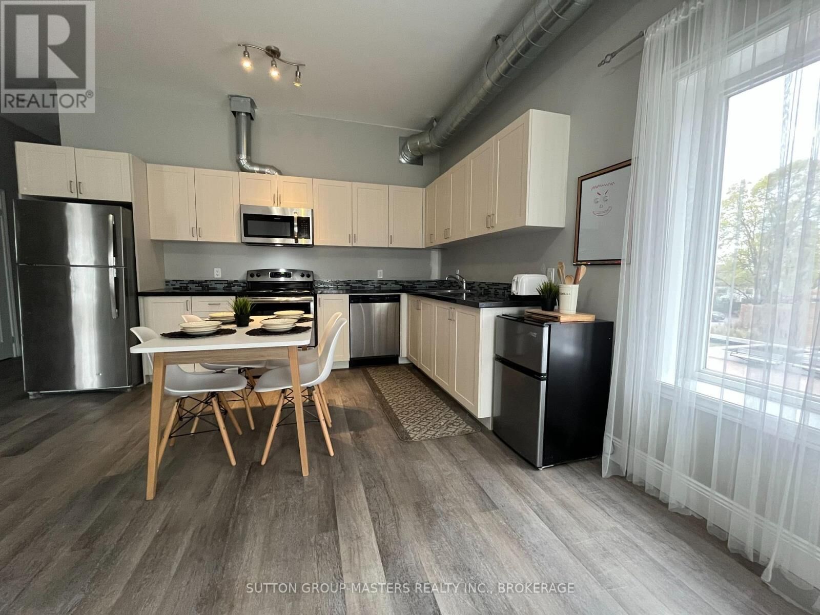 Property Photo:  630 Princess Street 201  ON K7L 1E3 