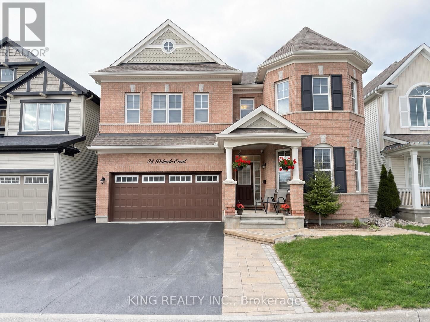 Property Photo:  24 Palmeto Court  ON K2S 0X2 
