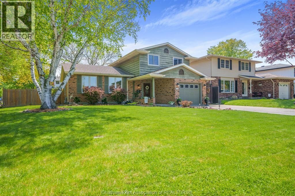 Property Photo:  106 University Drive  ON N7L 4V5 