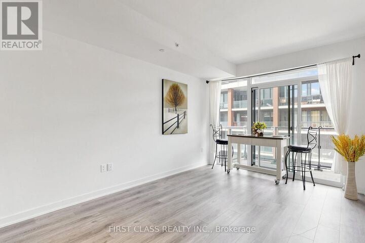 Property Photo:  38 Iannuzzi Street 635  ON M5V 0E8 