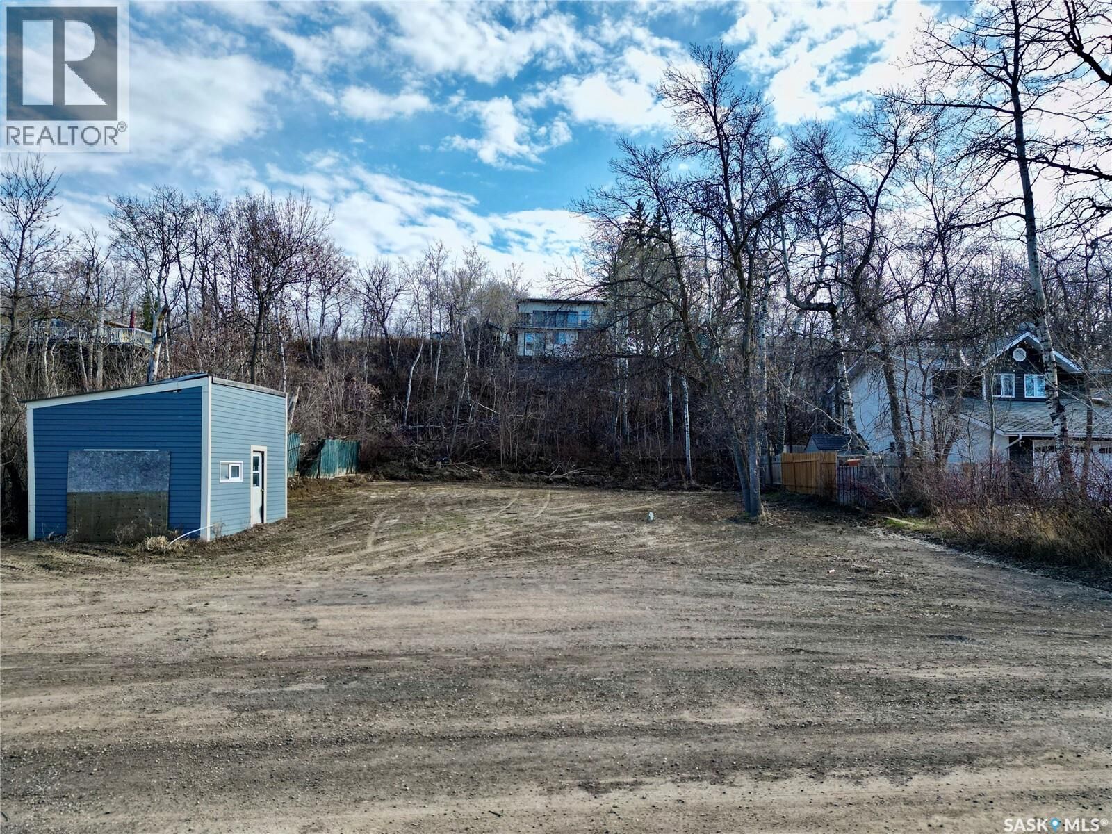 Property Photo:  1207 6th Avenue  SK S0G 4C0 