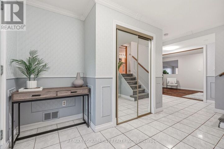 Property Photo:  694 Mullin Way  ON L7L 4J7 