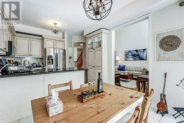 Property Photo:  14 Colonial Crescent  ON L4E 3W1 