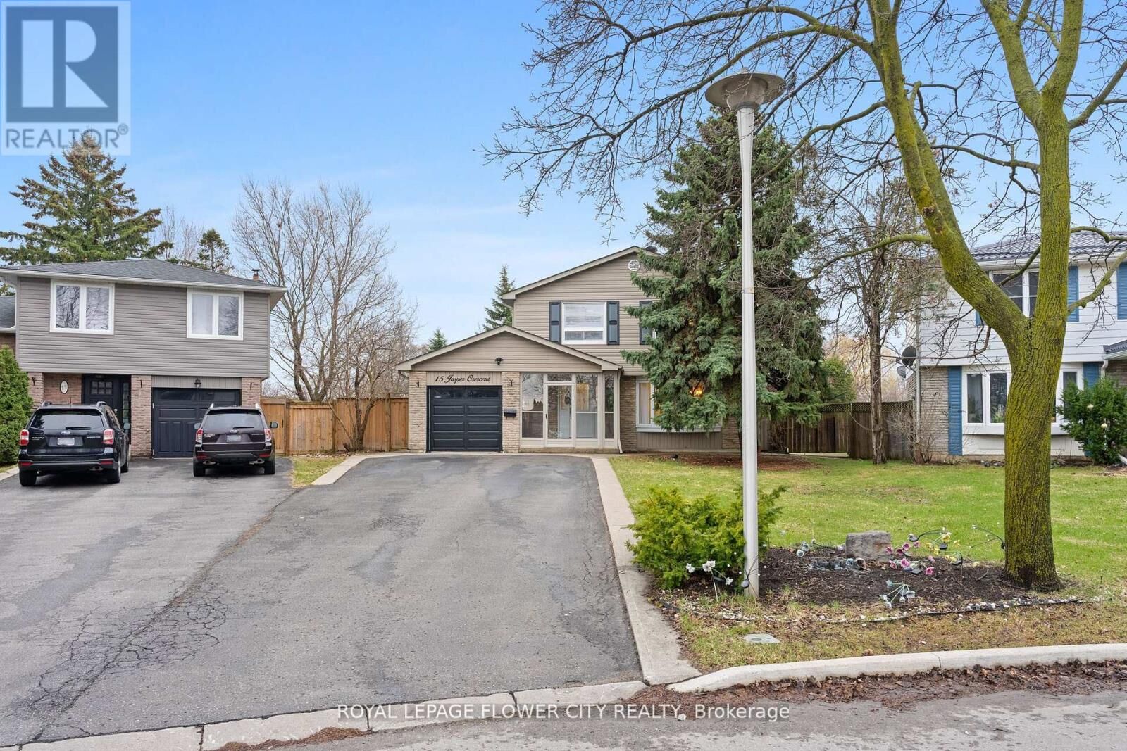 Property Photo:  15 Jasper Crescent  ON L6S 1W8 