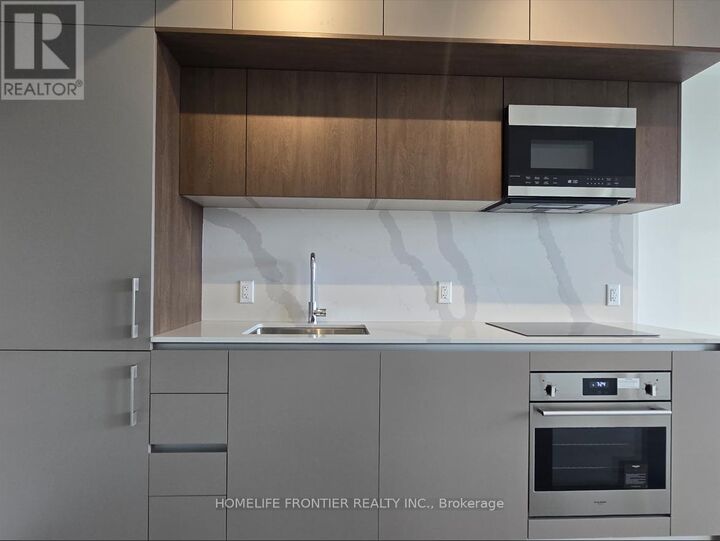 Property Photo:  322 Dupont Street 704  ON M5R 0E3 