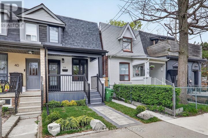 Property Photo:  38 Pelham Avenue  ON M6N 1A6 