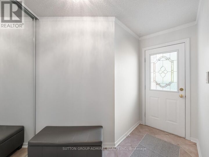 Property Photo:  120 Glenmanor Way  ON L4J 3E5 
