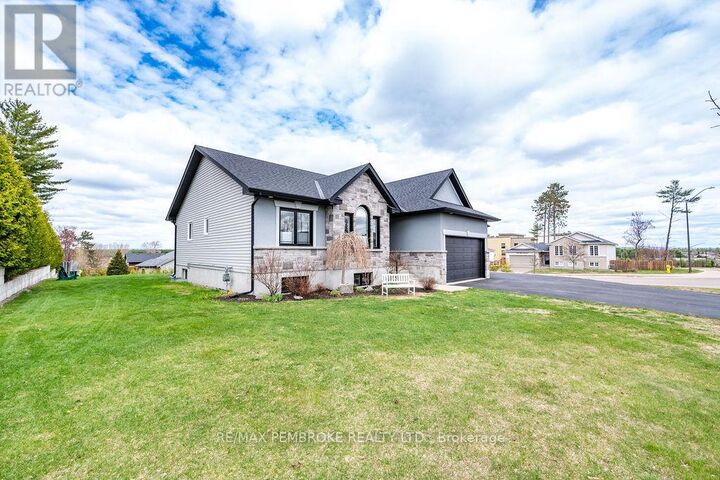 Property Photo:  19 Nick Street  ON K8H 0C2 