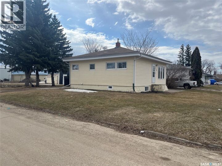 Property Photo: 238 1st Street NW SK S0A 4J0