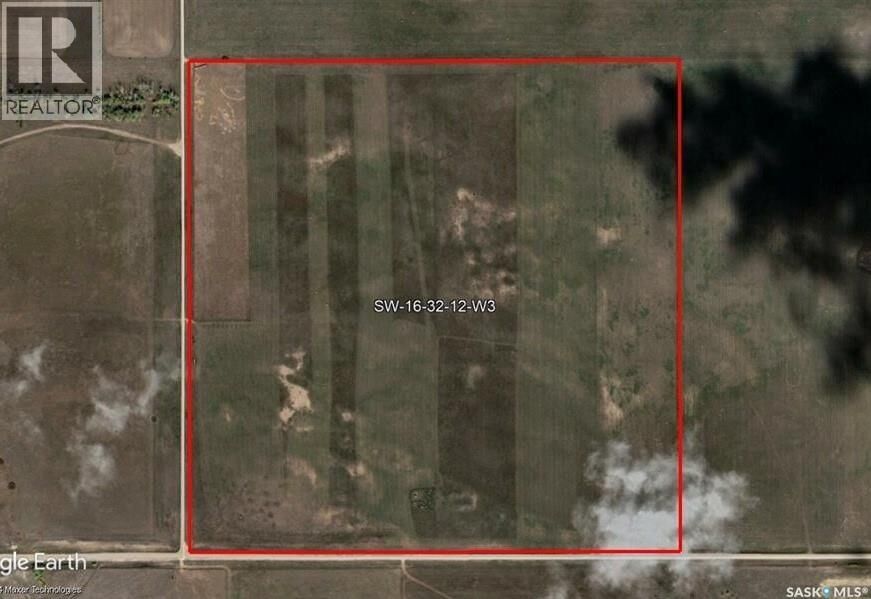 Property Photo:  1 Quarters Rm 316  SK S0L 1K0 