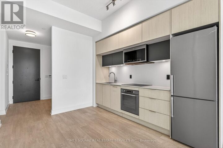 Property Photo:  25 Adra Grado Way 2003  ON M2J 0H6 