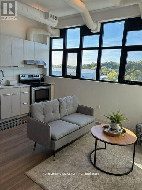 Property Photo:  120 Huron Street 526  ON N1E 5L7 