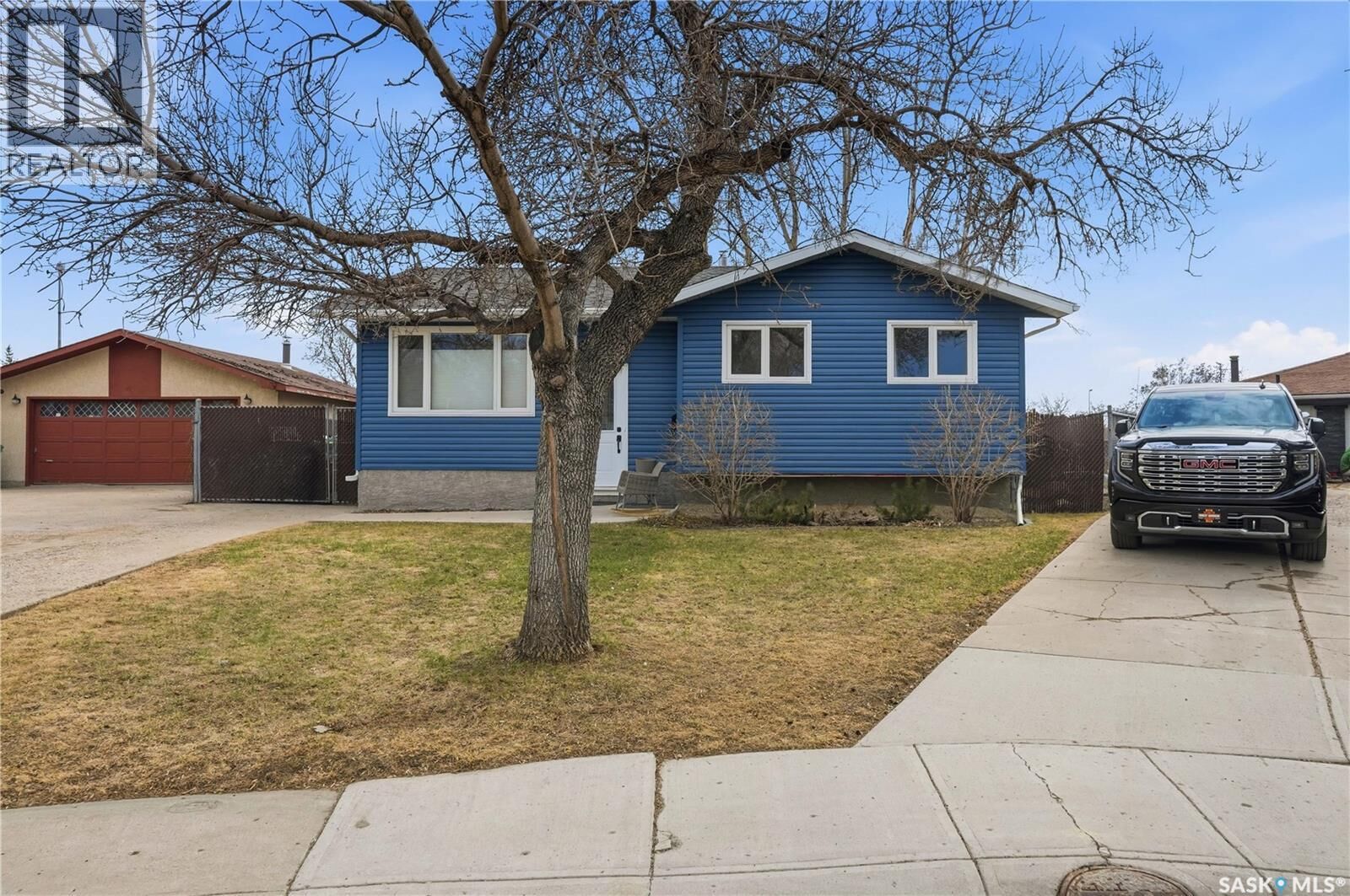Property Photo:  95 Schneider Crescent  SK S4R 7R6 