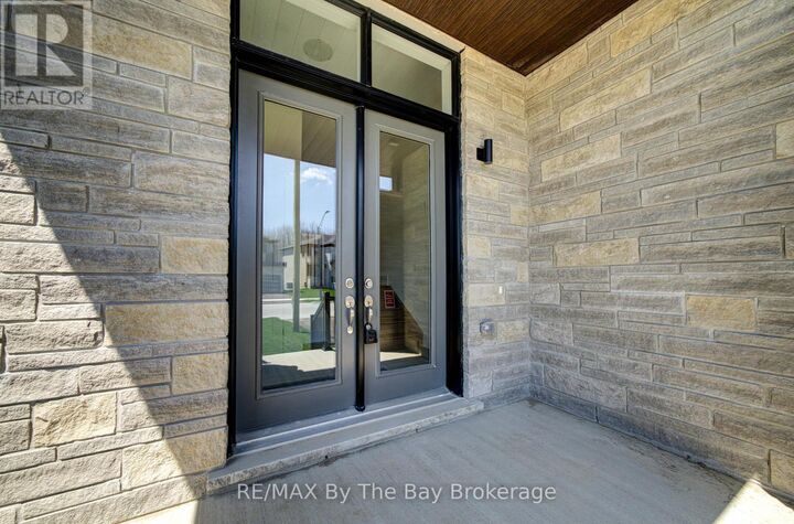 Property Photo:  63 Rosanne Circle  ON L9Z 0M8 