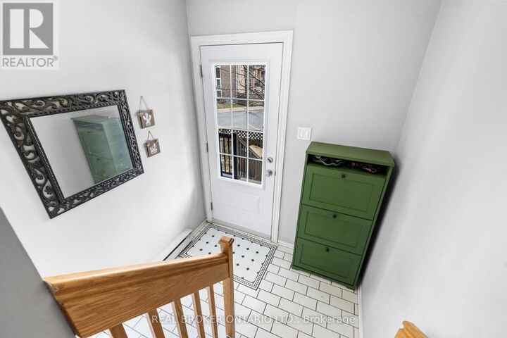 Property Photo:  7 Timberview Way 3  ON K2H 9M5 
