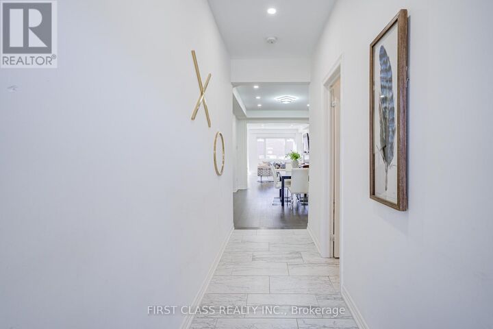 Property Photo:  77 Wesmina Avenue  ON L4A 4V7 