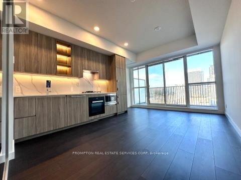 Property Photo:  75 Billes Heights 642  ON M2K 0J8 