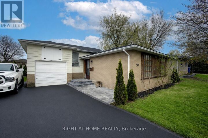 Property Photo:  30 Parkview Drive  ON L9W 1T3 