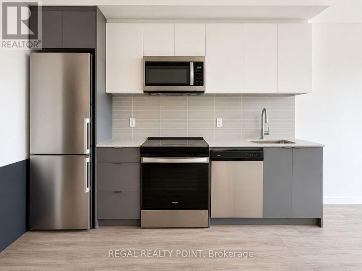 Property Photo:  8868 Yonge Street 812E  ON L4C 1Z8 