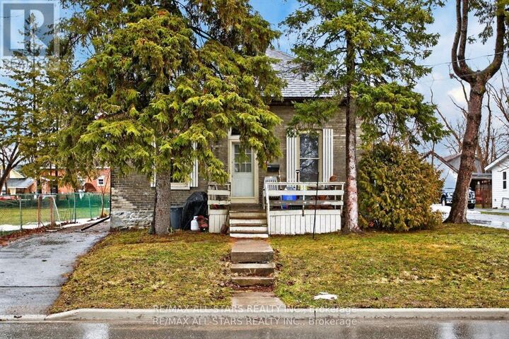 Property Photo:  36 Caroline Street  ON K9V 1T1 