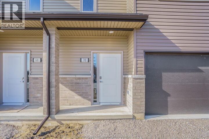 Property Photo:  23 Magnolia Lane  ON N7M 0W7 