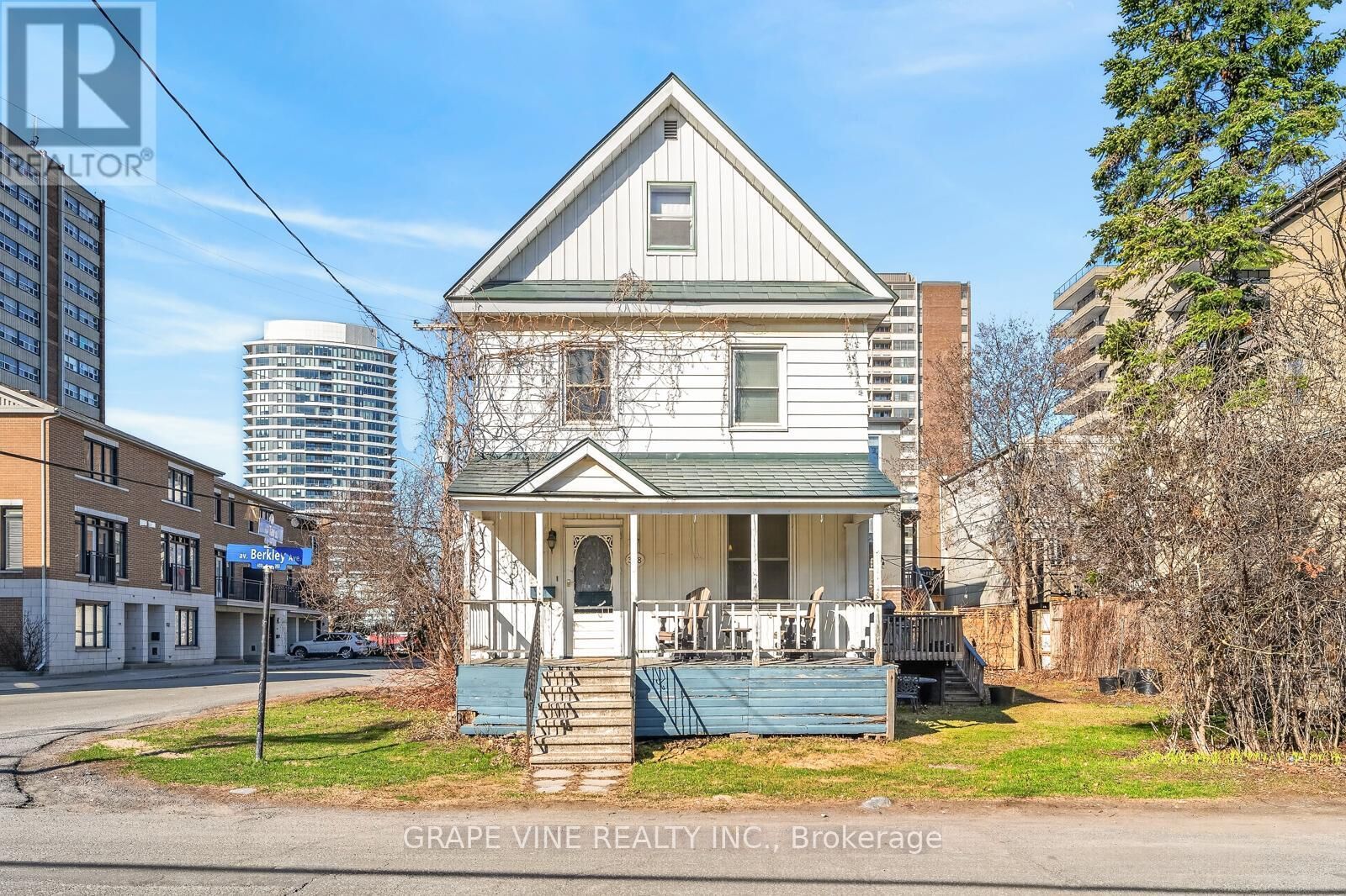 Property Photo:  388 Berkley Avenue  ON K2A 2G7 