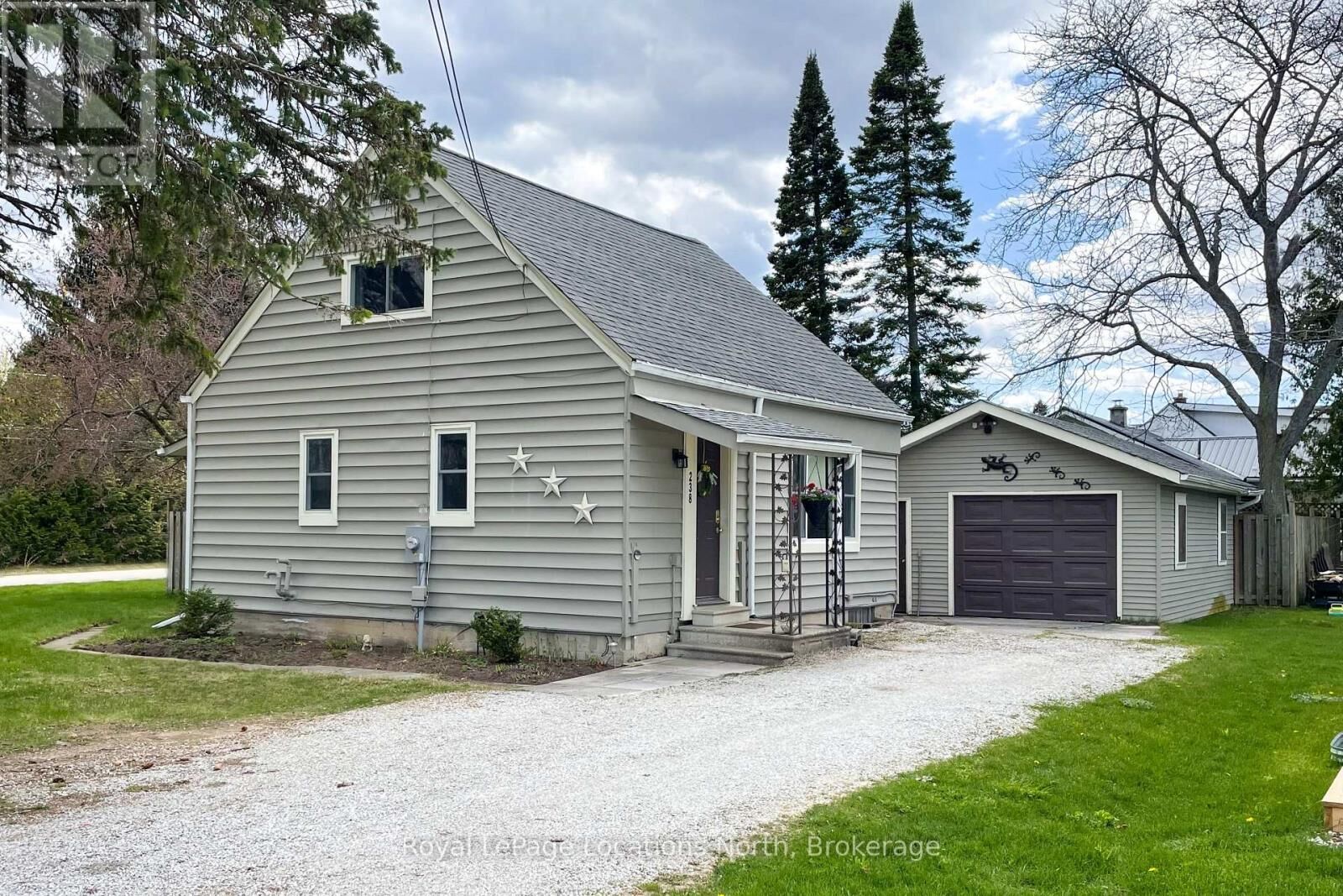 Property Photo:  238 Trowbridge Street West  ON N4L 1M9 