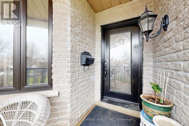 Property Photo:  32 Stephanie Lane  ON L4N 0V1 