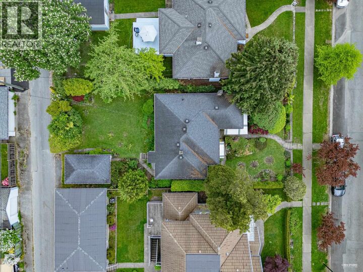 Photo de la propriété:  2245 West 22nd Avenue  BC V6L 1L6 