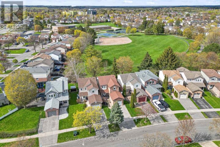 Property Photo:  14 Windham Crescent  ON L1E 1Y7 