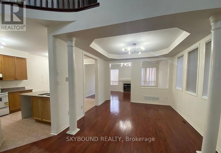 Property Photo:  5993 Sidmouth Street Upper  ON L5V 2Z5 