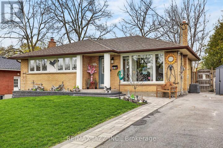 Property Photo:  1206 Belvedere Avenue  ON L1H 1T3 