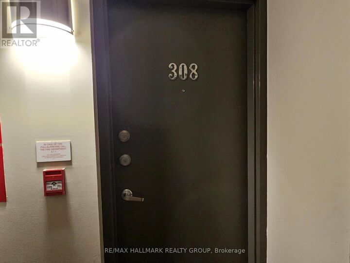 Property Photo:  134 York Street 308  ON K1N 1K8 