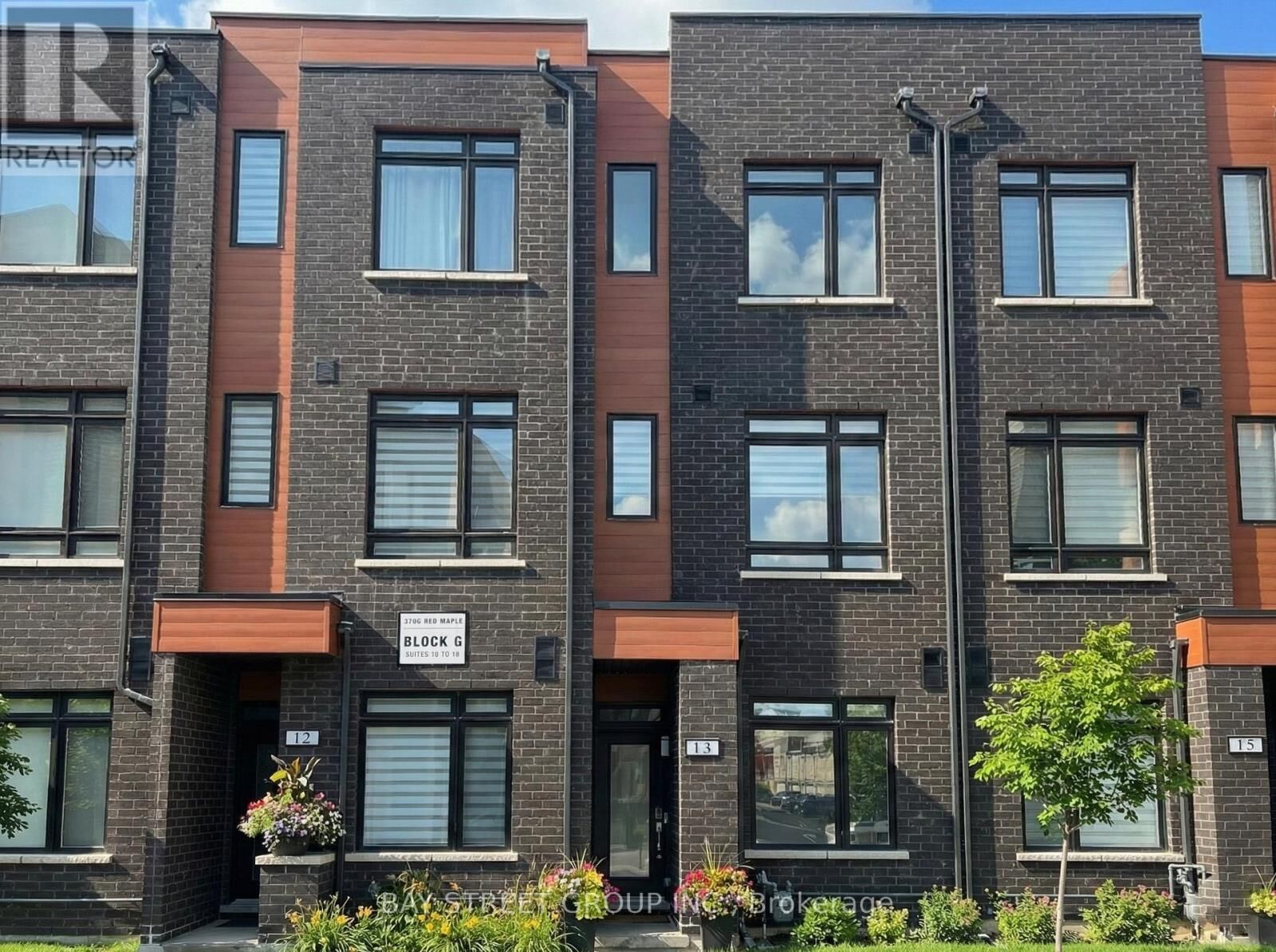 Property Photo:  370 Red Maple Road 13  ON L4C 5T4 