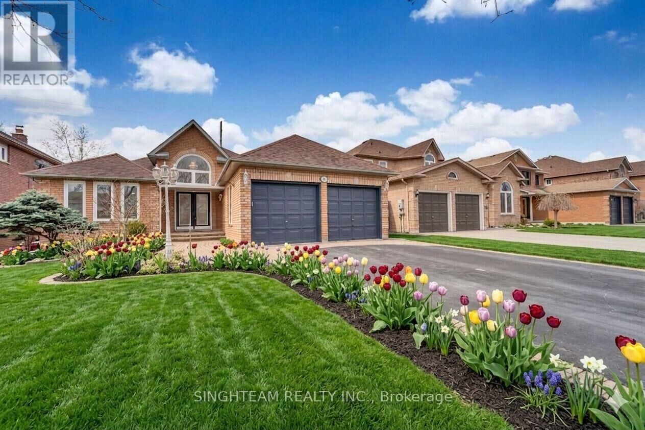 Property Photo:  85 Cityview Circle  ON L4N 7V1 