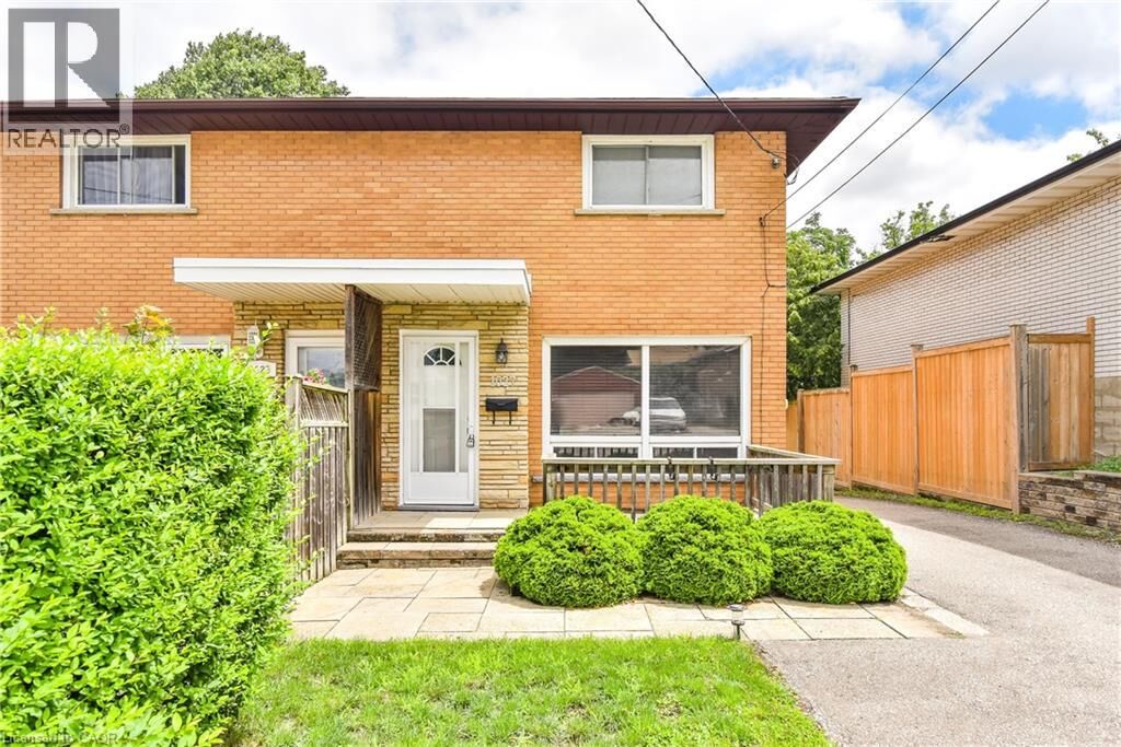 Property Photo:  1027 Bernhardt Street  ON N3H 2X9 