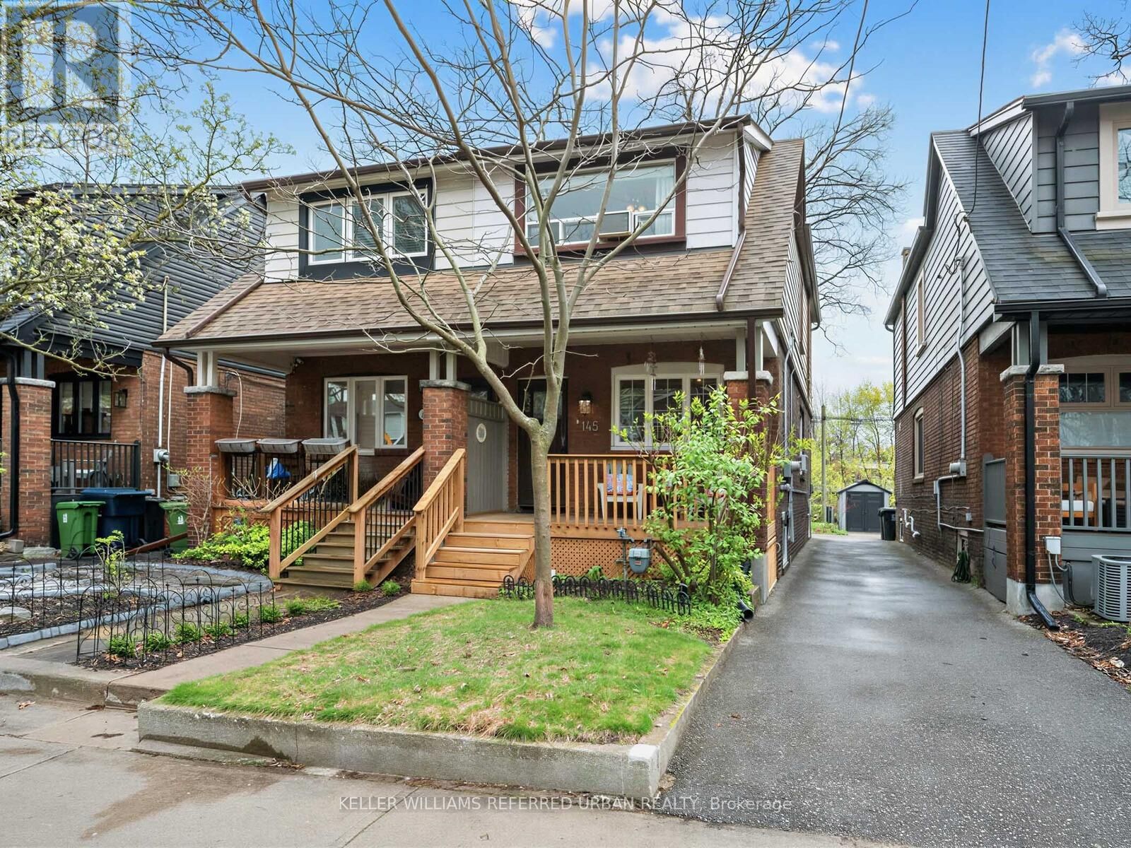 Property Photo:  145 Oakcrest Avenue  ON M4C 1B8 