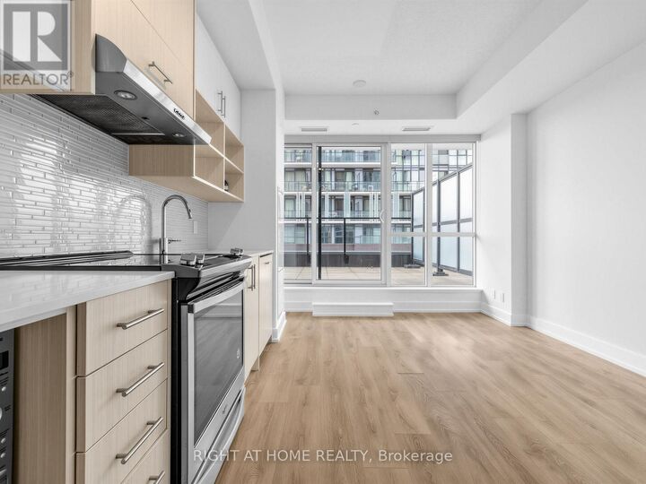 Property Photo:  128 Fairview Mall Drive 509  ON M2J 2Z1 