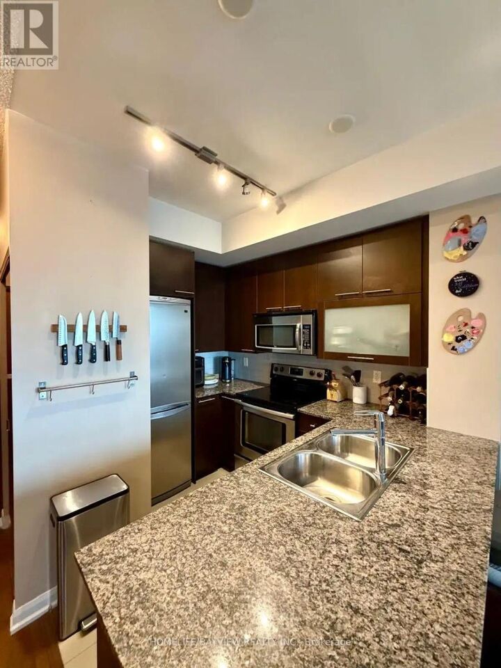 Property Photo:  500 Sherbourne Street 2012  ON M4X 1L1 