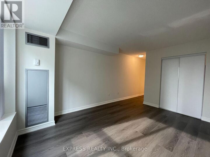 Property Photo:  29 Pemberton Avenue 503  ON M2M 4L5 