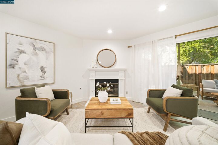 Property Photo:  401 S Clovercrest Ln  CA 94582 