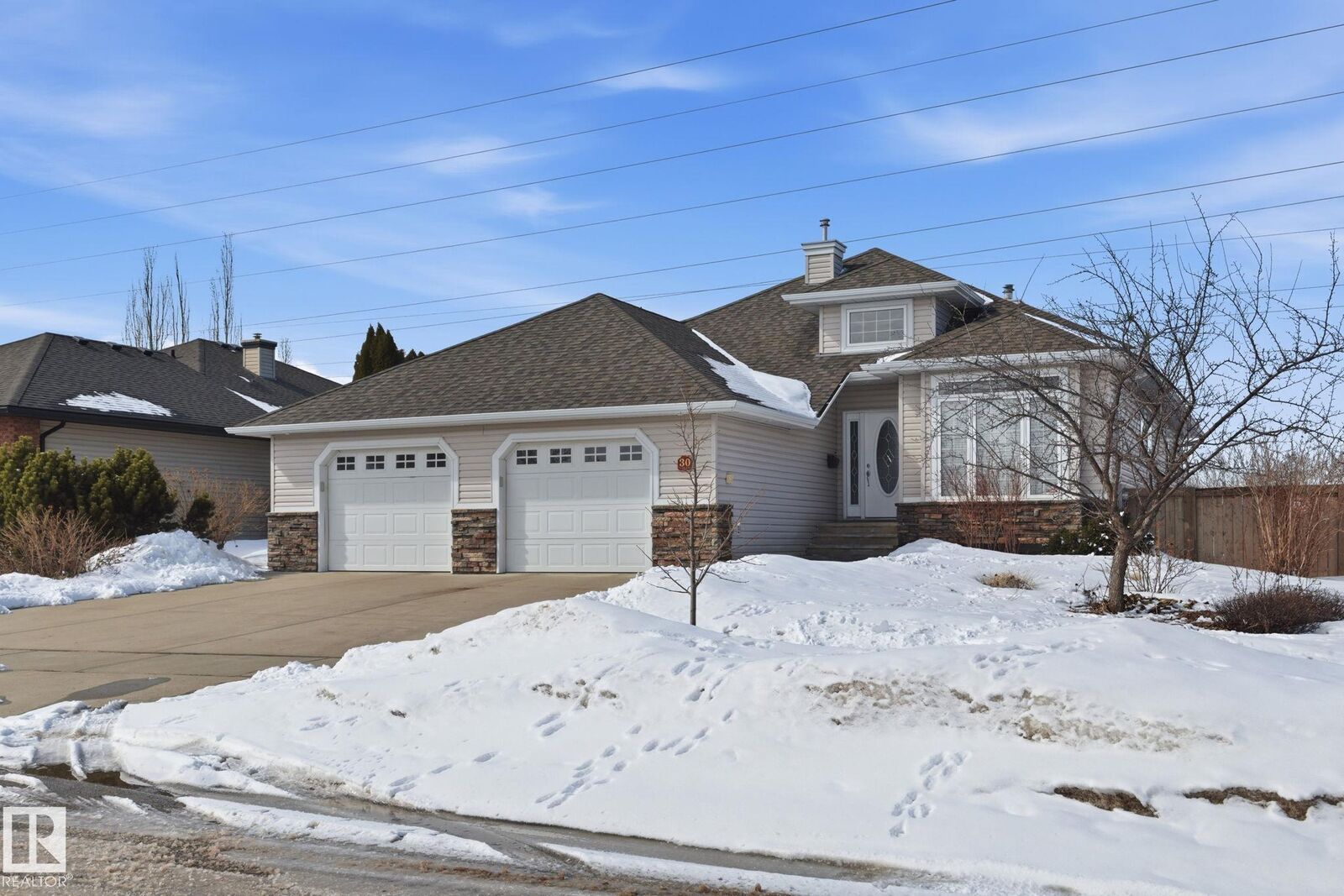 Property Photo:  30 Valleyview Ridge  AB T8L 4P2 