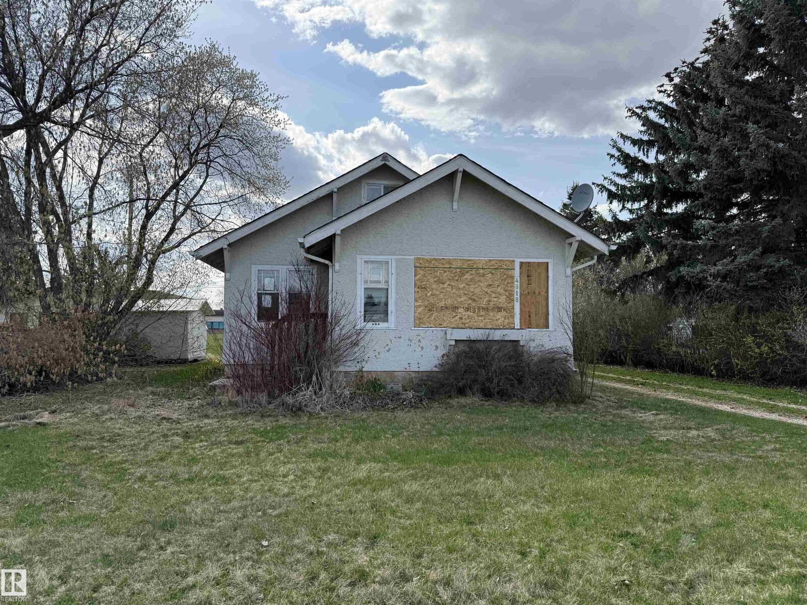 Property Photo:  4818 52 Street  AB T0C 2P0 