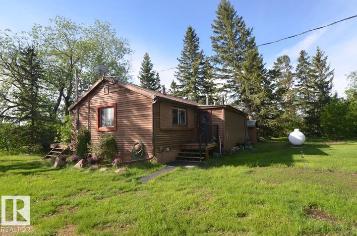 Property Photo:  49216 RR 161A  AB T0B 2C0 