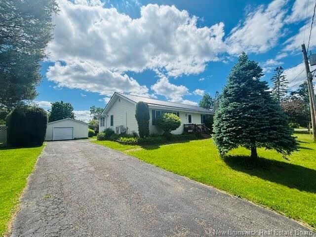 Property Photo:  35 Thomas Avenue  NB E5B 2M7 