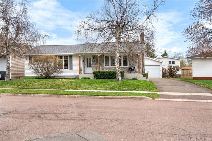 3 Laird Avenue — photo 1