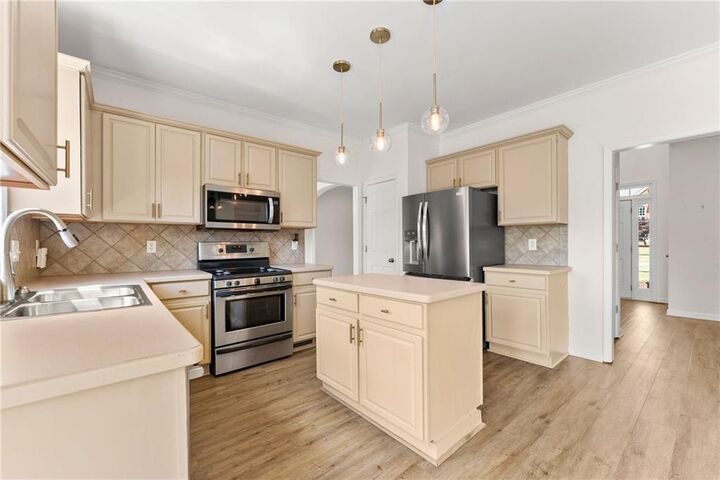 Property Photo: 8455 Woodland View Drive GA 30506