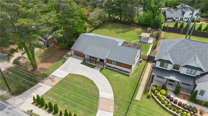 Property Photo:  4130 Lower Roswell Road  GA 30068 
