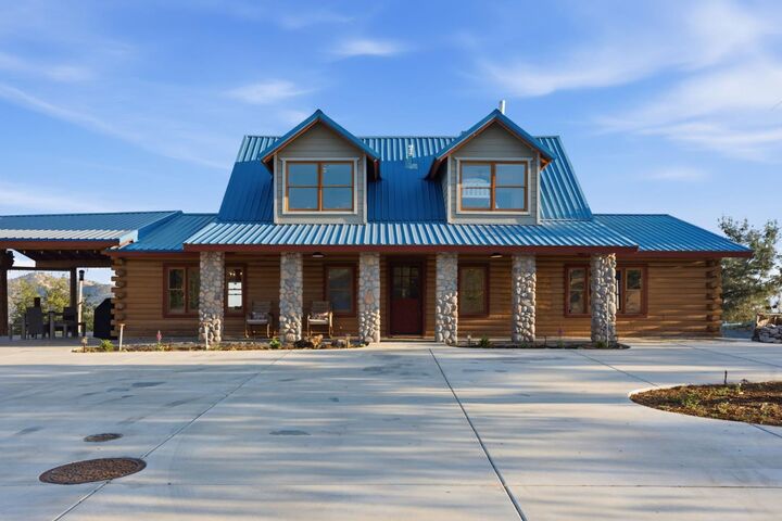 Property Photo: 20146 Nicholas Road CA 93619