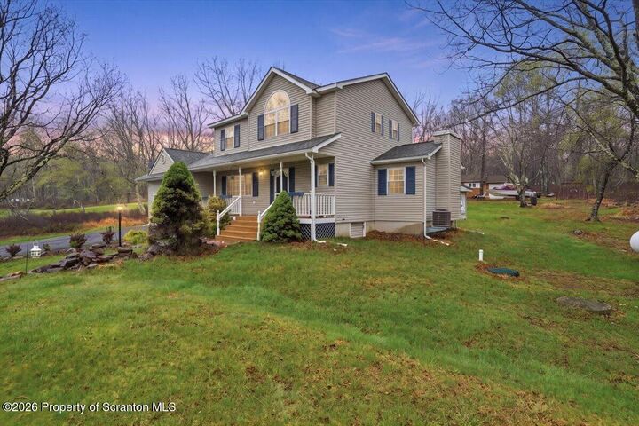 Property Photo:  10 Farmer Court  PA 18210 